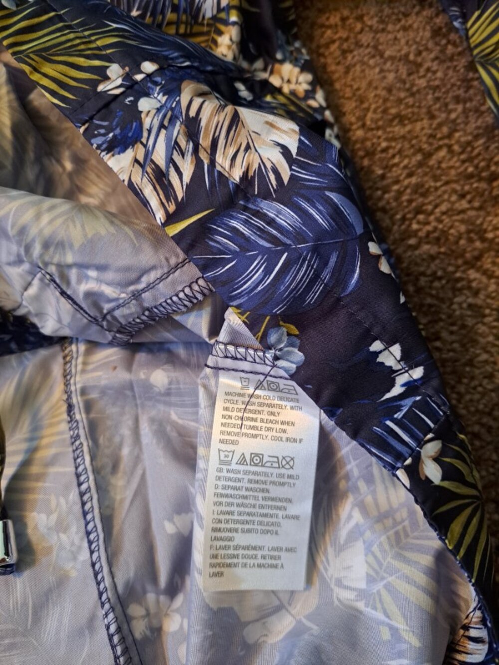 Susan Graver hooded foldable rain jacket with tropical floral&palm leaf print - Picture 8 of 11
